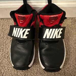 Nike Kids Team Hustle Shoes D8- Black and Red